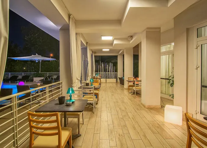 Park מלון מרינה די פיאטרסנטה