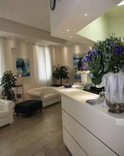 Готель Park Марина-ді-П'єтразанта